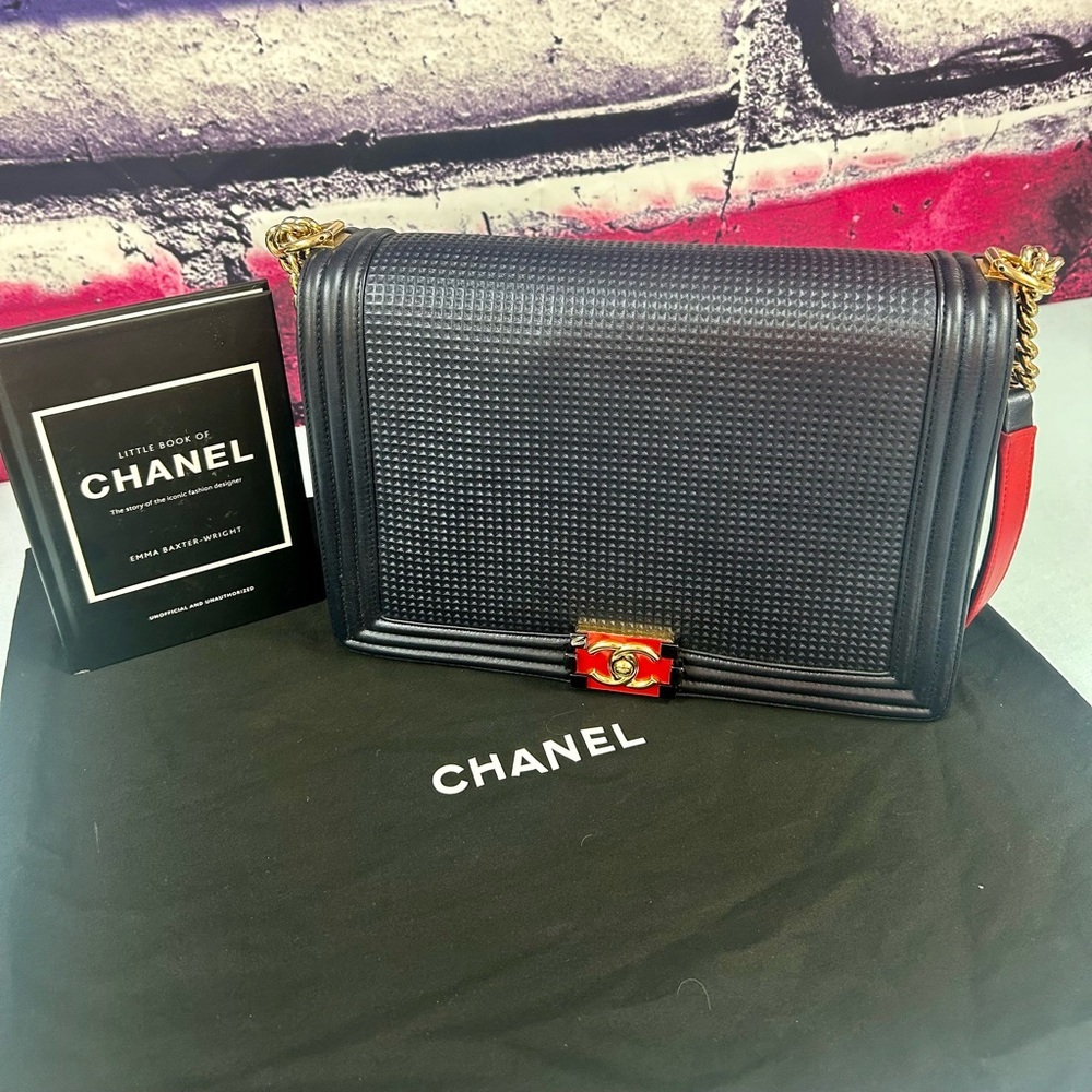 Chanel Le boy Maxi Blue and Red with Gold Chain - Picture 2 of 13